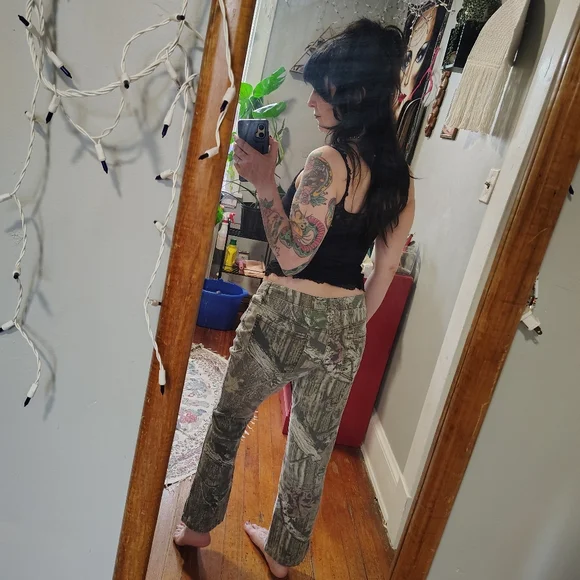 SOLD Mossy Oak Women's 8 Medium 29" Olive Green Realtree Camo Bootcut Pants - Picture 5 of 12